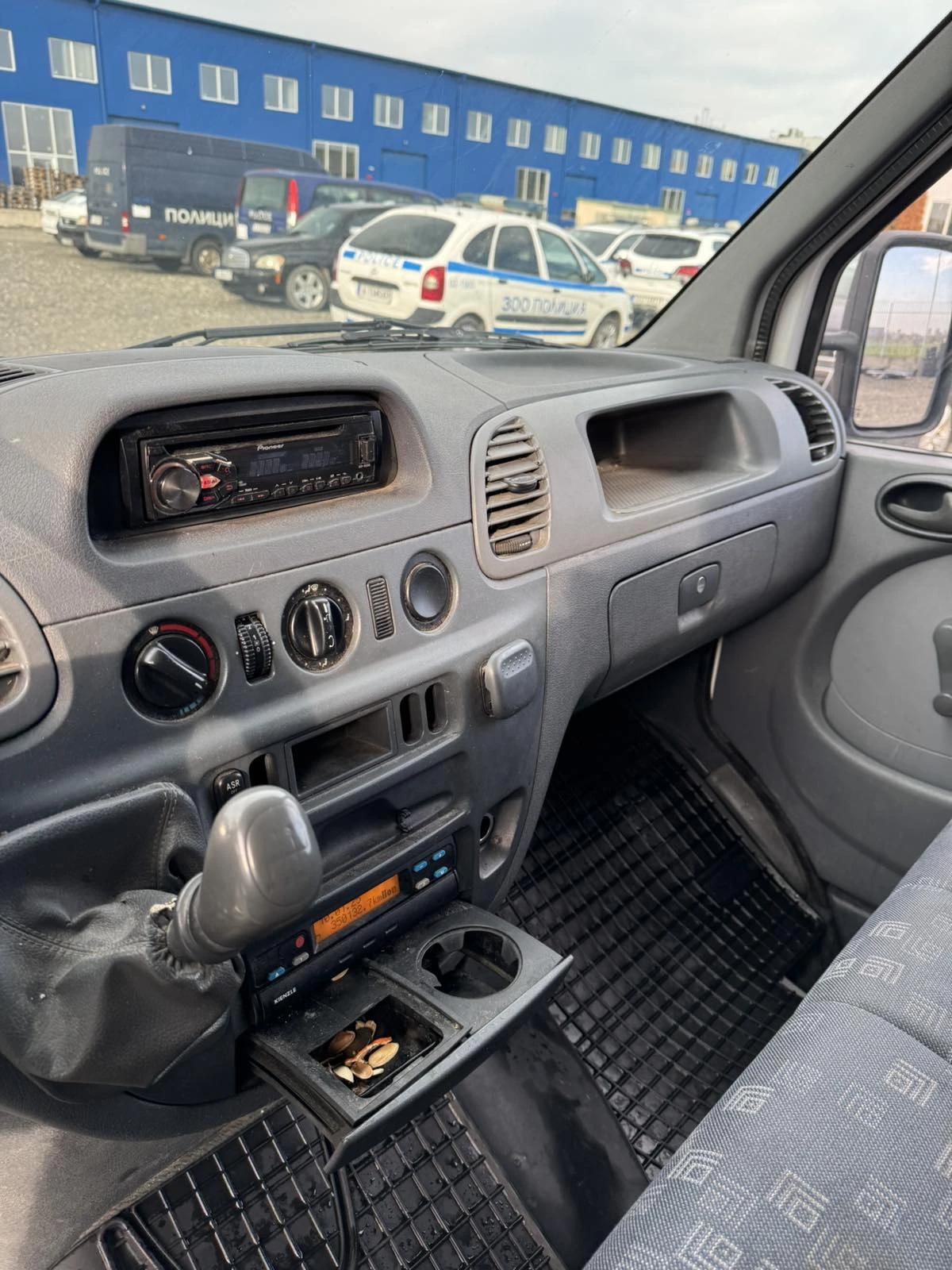 Mercedes-Benz Sprinter 313 2.2 130 к.с - изображение 7