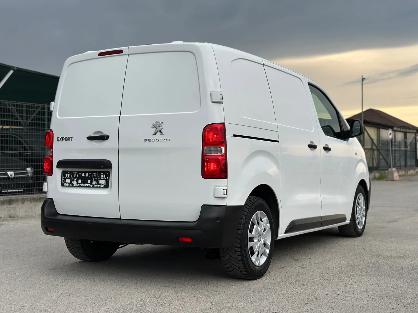 Peugeot Expert 1.6-BLUEHDI-161.000km-NAVI-KAMERA-AVTOPILOT-TOP - изображение 6