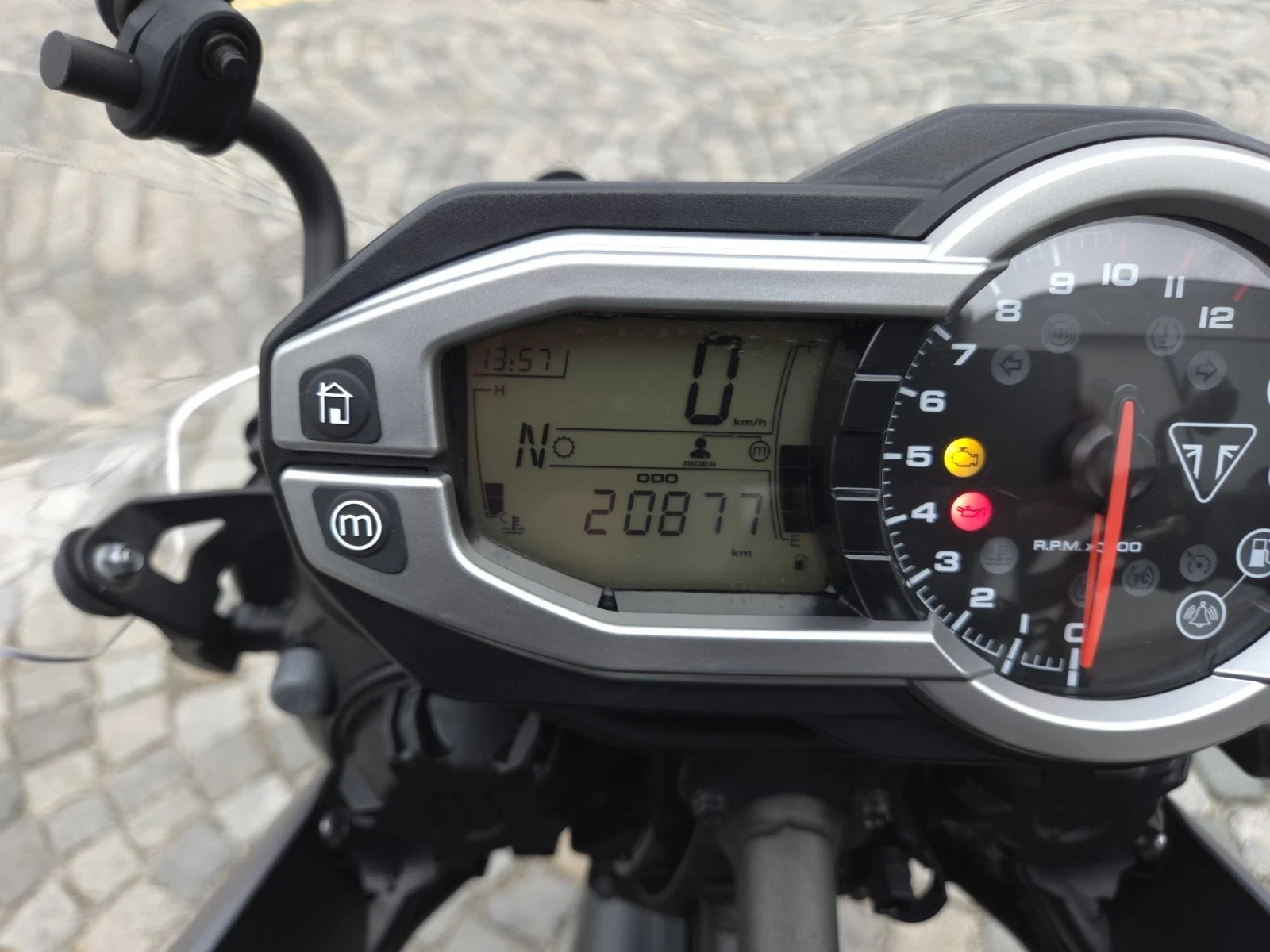 Triumph Tiger 800 XCX  първи собственик НОВ - изображение 6