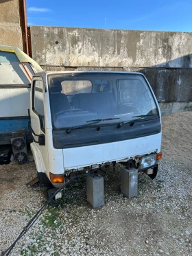 Кабина и Шаси за Nissan Trade 2001