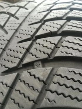 Гуми Зимни 215/65R17, снимка 5
