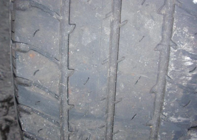 Гуми Летни 215/65R16, снимка 5 - Гуми и джанти - 6103727