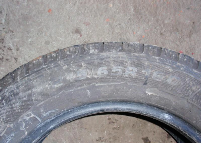 Гуми Летни 215/65R16, снимка 8 - Гуми и джанти - 6103727