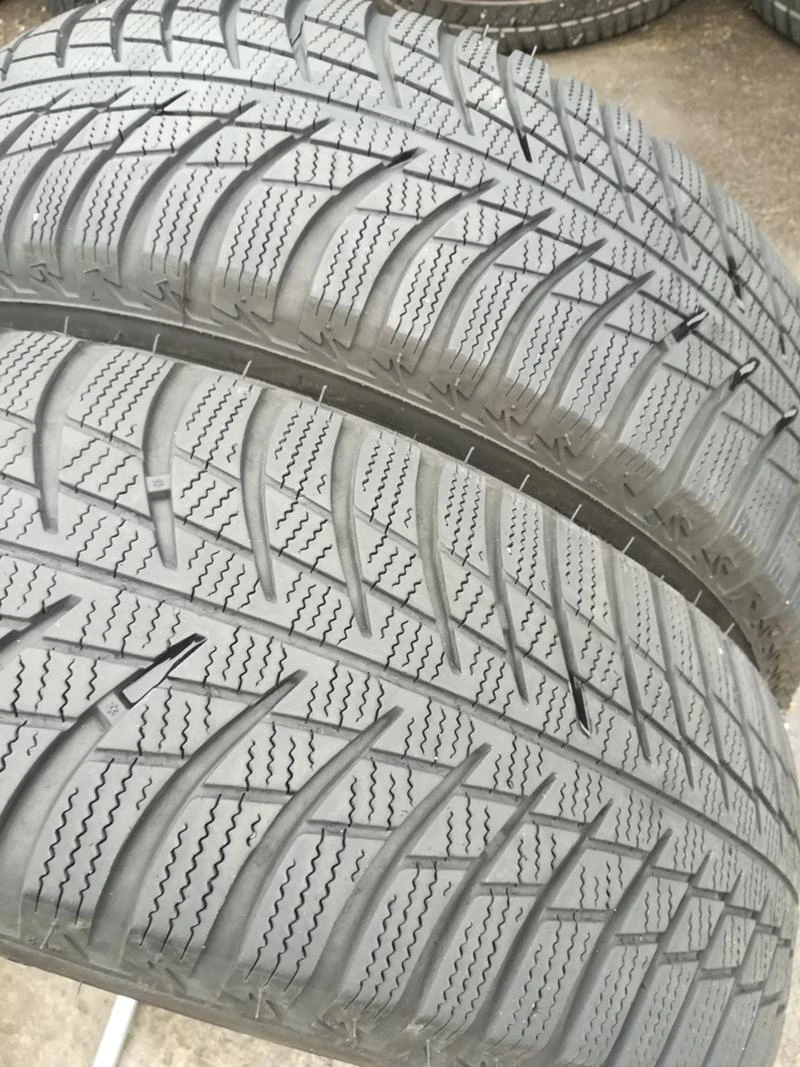 Гуми Зимни 215/65R17, снимка 3 - Гуми и джанти - 27094467