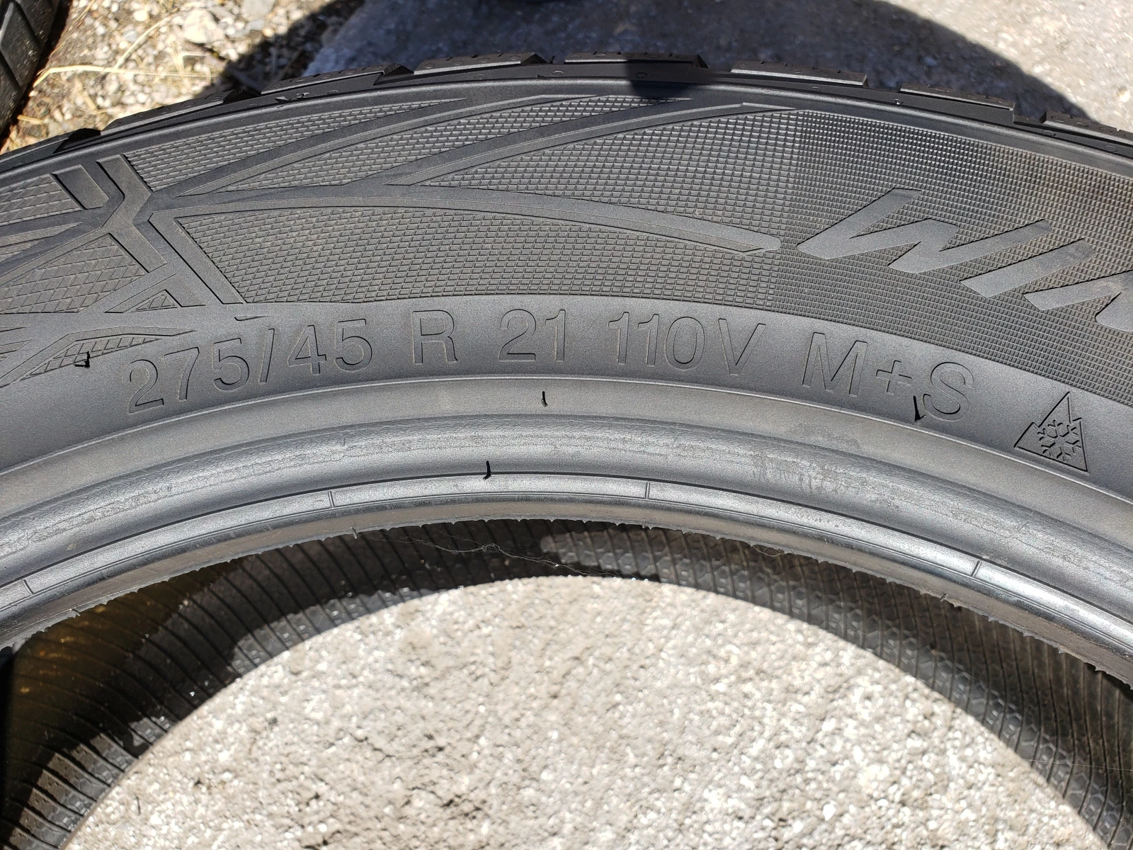 Гуми Зимни 275/45R21, снимка 7 - Гуми и джанти - 56128522