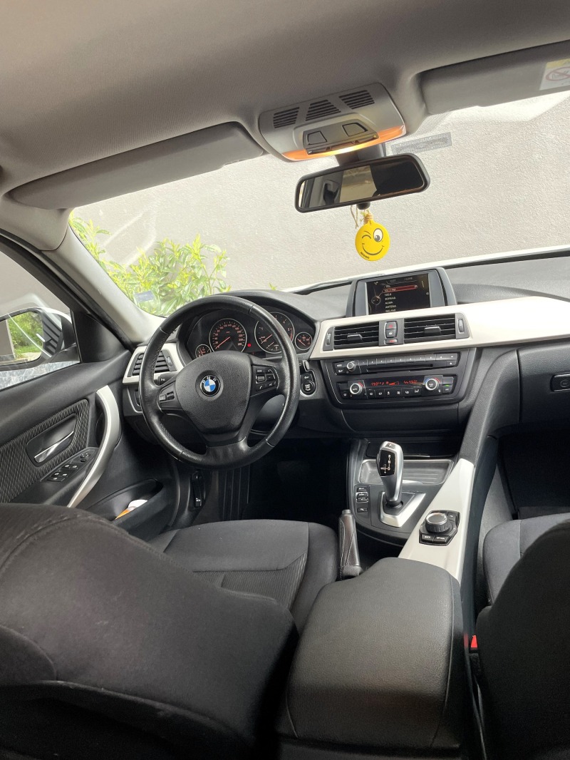 BMW 320 d x-drive в перфектно състояние!, снимка 6 - Автомобили и джипове - 46079068