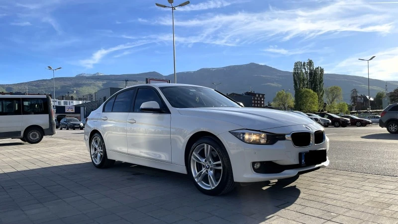 BMW 320 d x-drive в перфектно състояние!, снимка 5 - Автомобили и джипове - 47311296