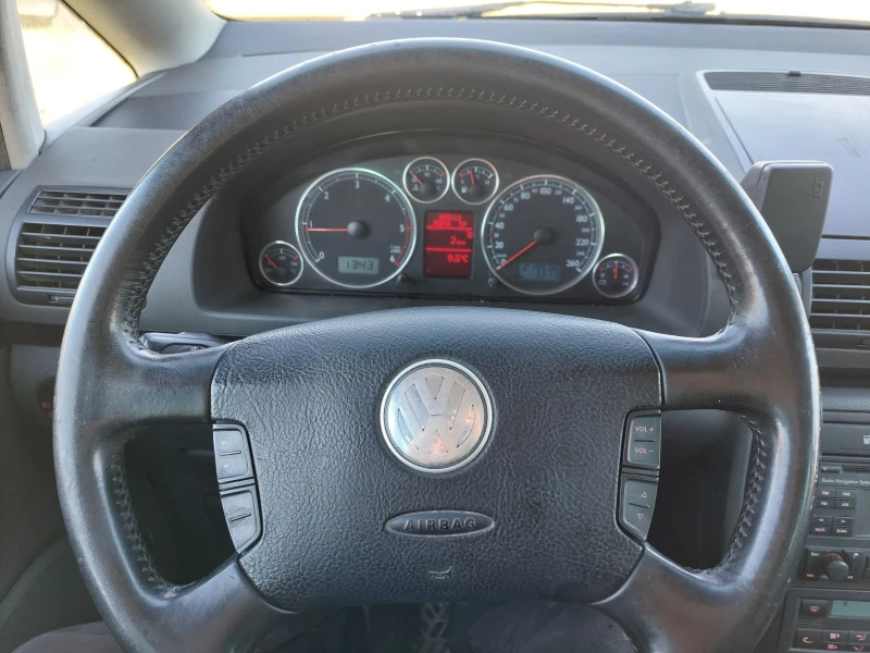 VW Sharan 1.9TDI, снимка 10 - Автомобили и джипове - 47728551