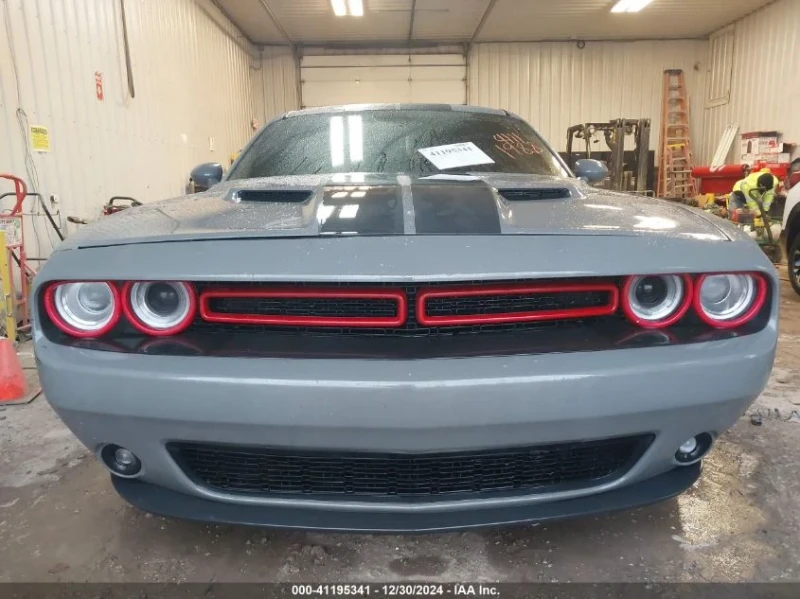 Dodge Challenger, снимка 2 - Автомобили и джипове - 48720156