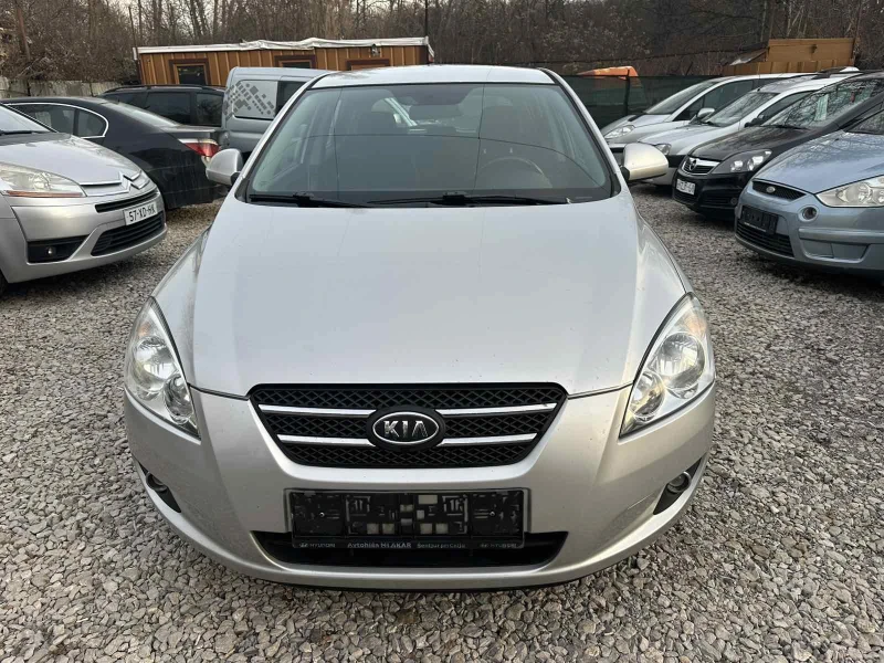 Kia Ceed 1.4benz* * 5 vrati* * 2009г., снимка 5 - Автомобили и джипове - 48936421