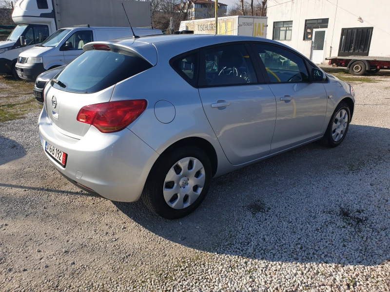 Opel Astra Diesel 5 вр., снимка 4 - Автомобили и джипове - 49010386