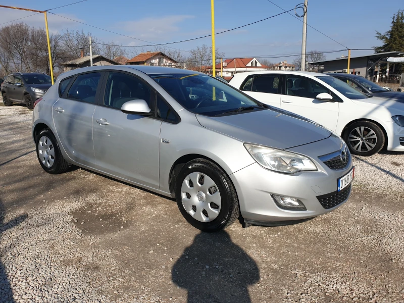 Opel Astra Diesel 5 вр., снимка 3 - Автомобили и джипове - 49010386