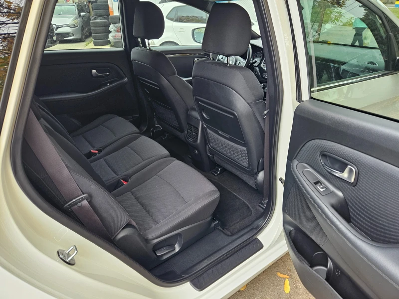 Kia Carens 1.7 116kc ТОП, снимка 9 - Автомобили и джипове - 52487589