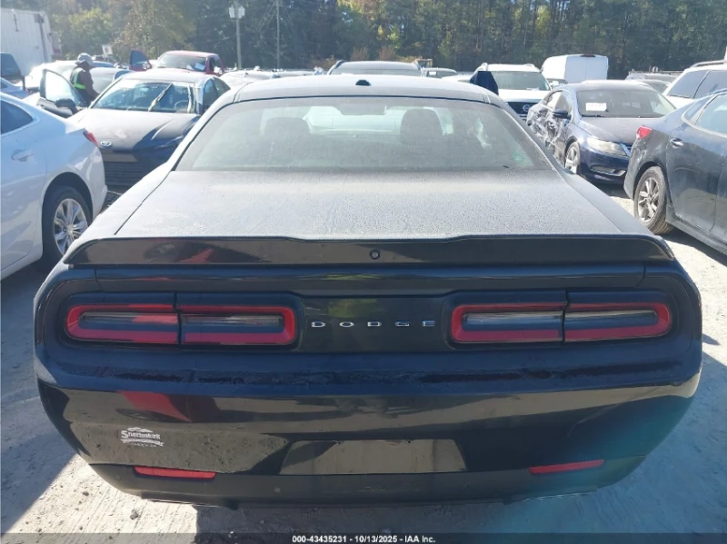 Dodge Challenger R/T , снимка 4 - Автомобили и джипове - 52839838