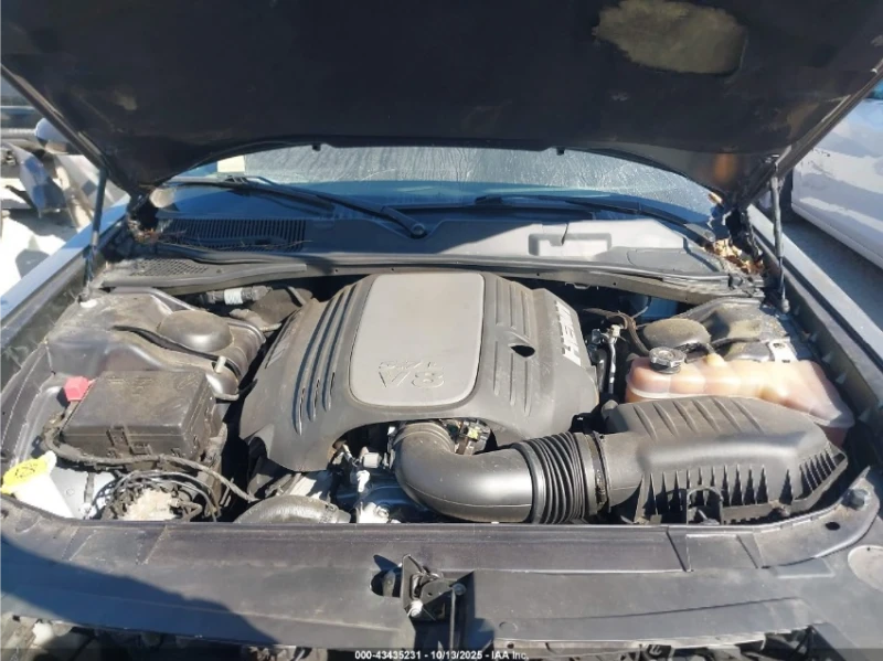 Dodge Challenger R/T , снимка 9 - Автомобили и джипове - 52839838