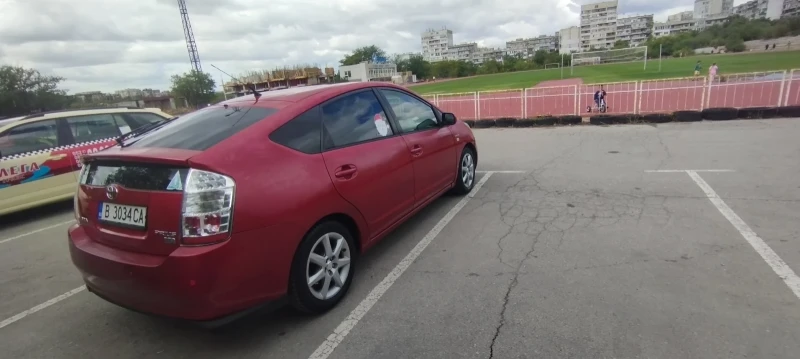 Toyota Prius 1.5 Hybrid + газ, снимка 5 - Автомобили и джипове - 52865723
