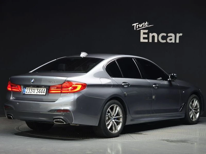 BMW 530 530i M Sport Package| 252к.с.| ВКЛ.ТЕХНОТЕСТ, снимка 2 - Автомобили и джипове - 55395288