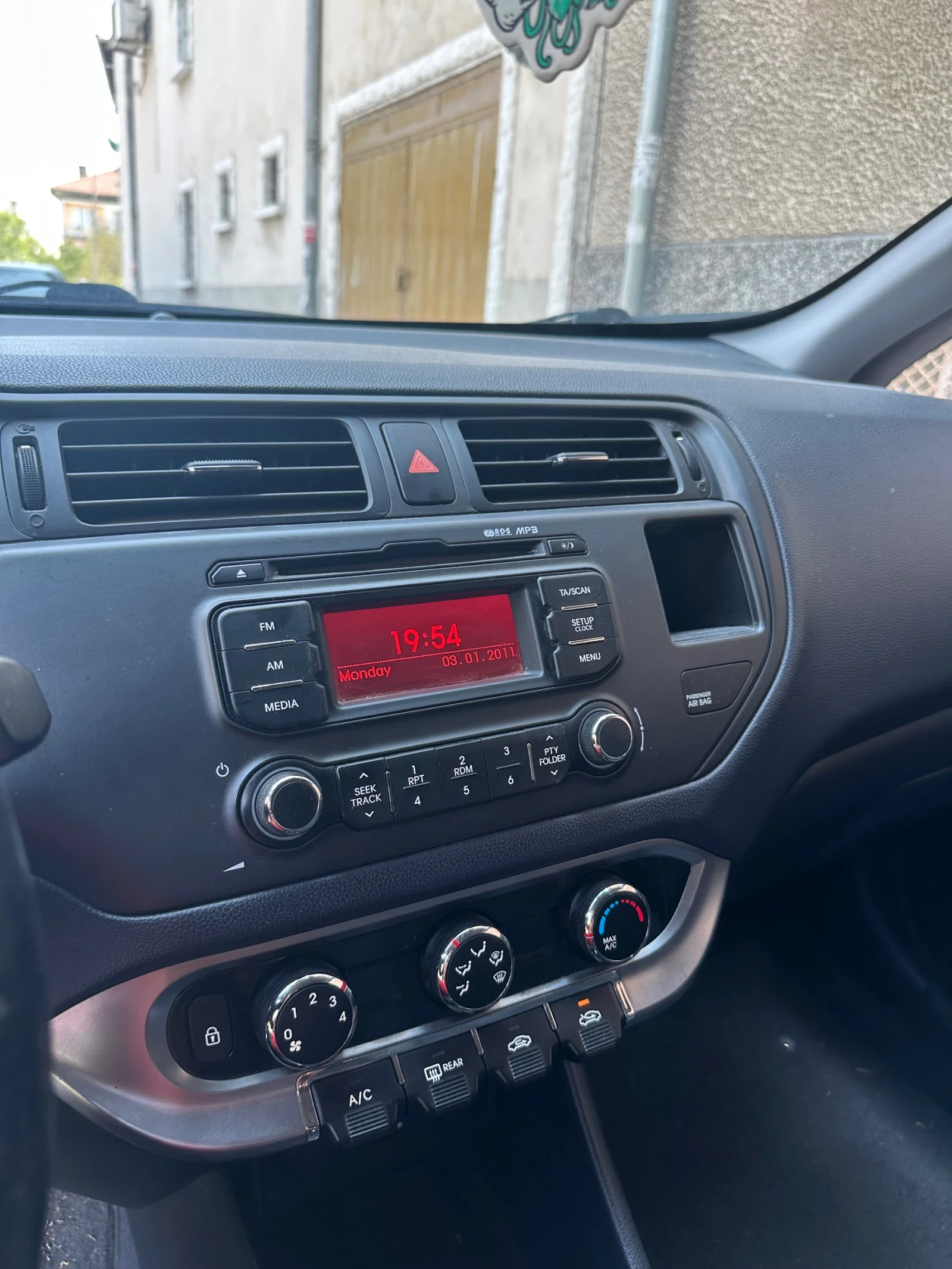 Kia Rio  - изображение 10