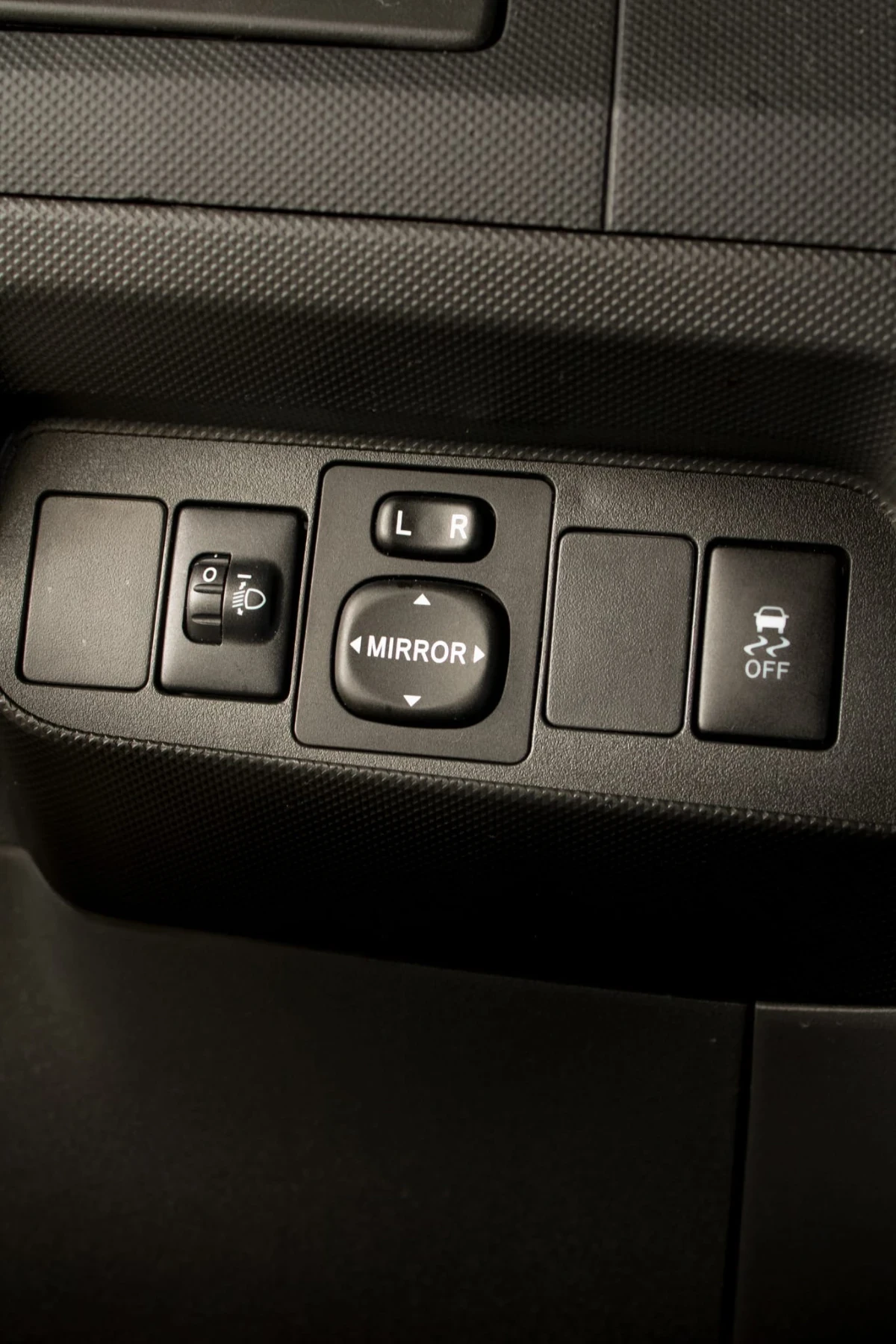 Toyota Auris 1.4;D4D;6ск.;90к.с. - изображение 7