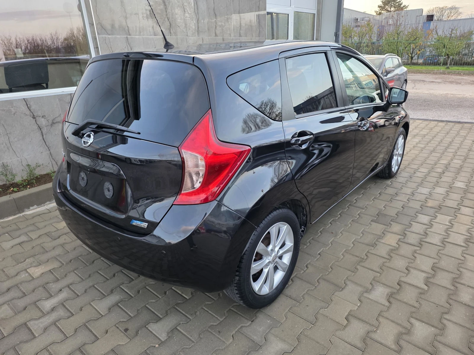 Nissan Note 1.2i avtomat - изображение 6