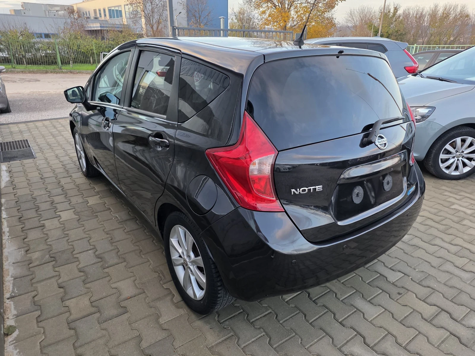 Nissan Note 1.2i avtomat - изображение 4