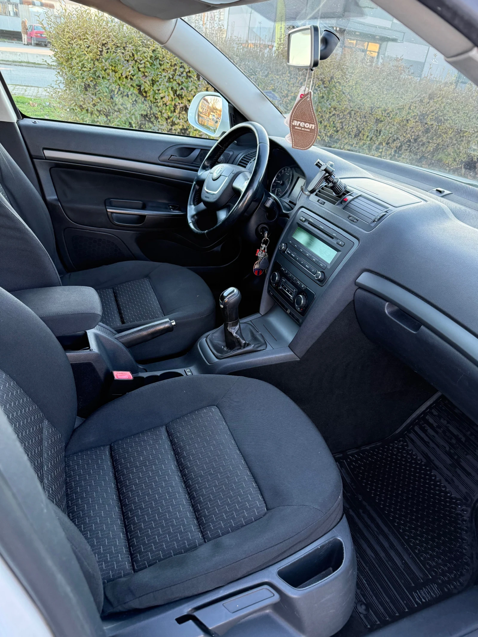 Skoda Octavia 1.6 - изображение 9