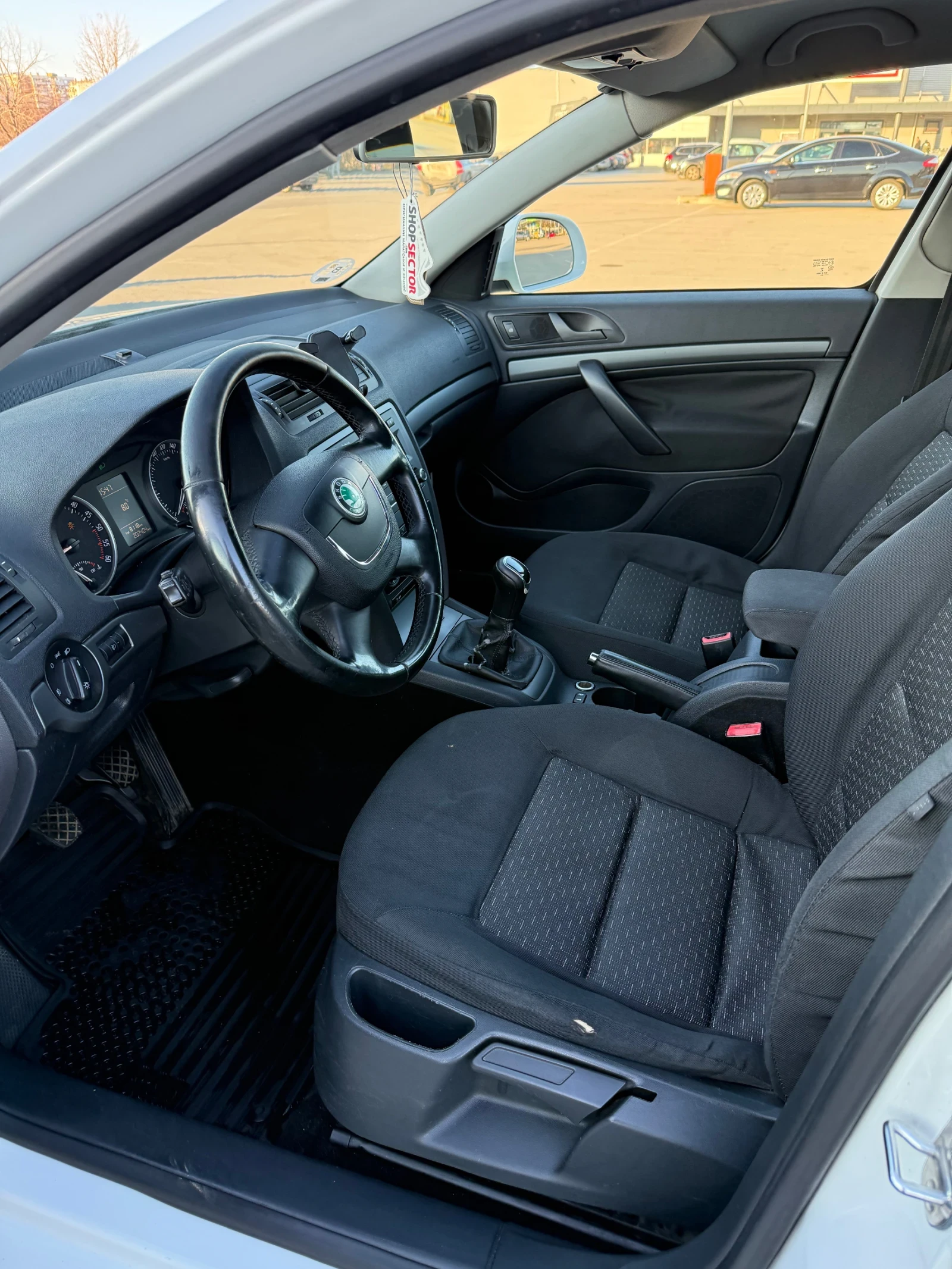 Skoda Octavia 1.6 - изображение 8