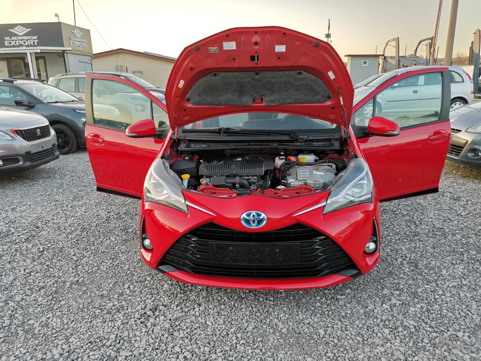 Toyota Yaris 1.5H FACE E6B, снимка 11 - Автомобили и джипове - 53836213