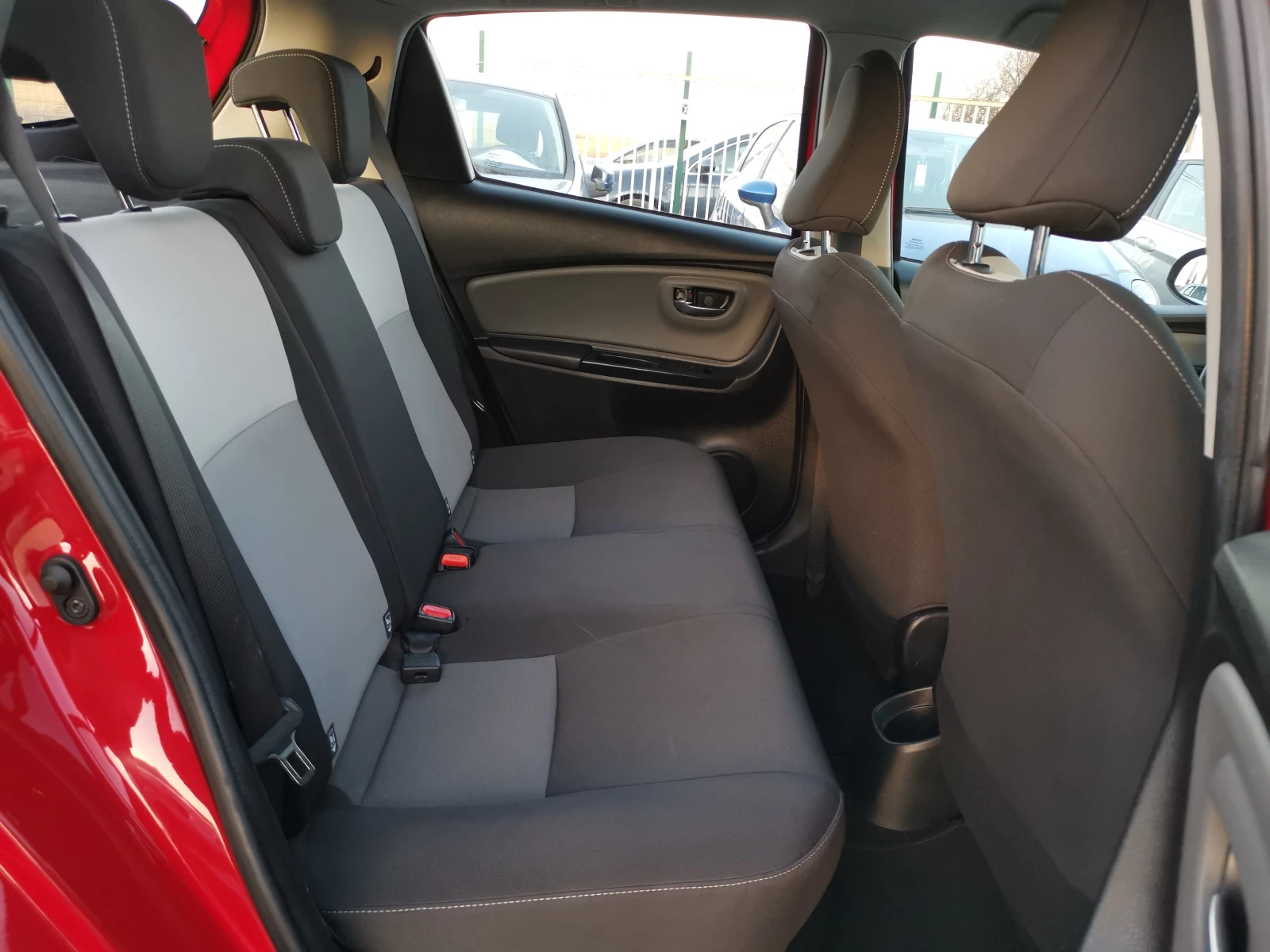 Toyota Yaris 1.5H FACE E6B, снимка 7 - Автомобили и джипове - 53836213