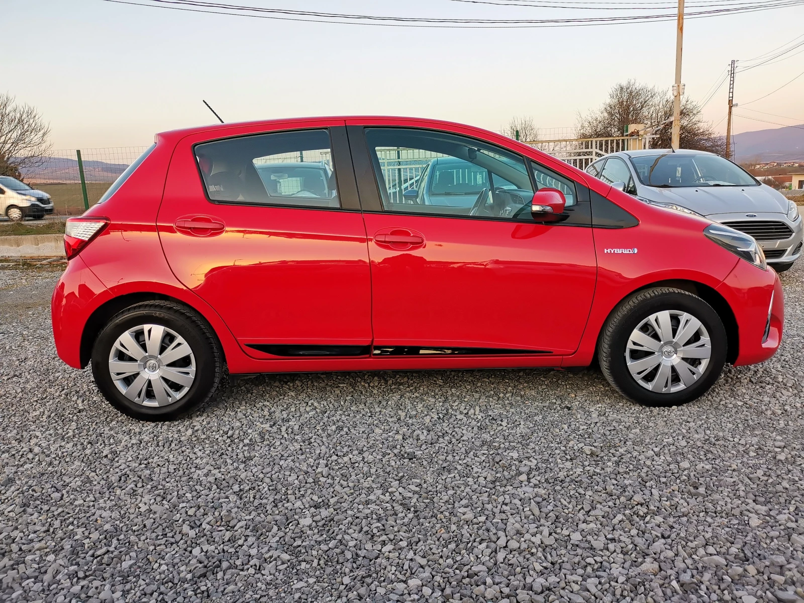 Toyota Yaris 1.5H FACE E6B, снимка 2 - Автомобили и джипове - 53836213