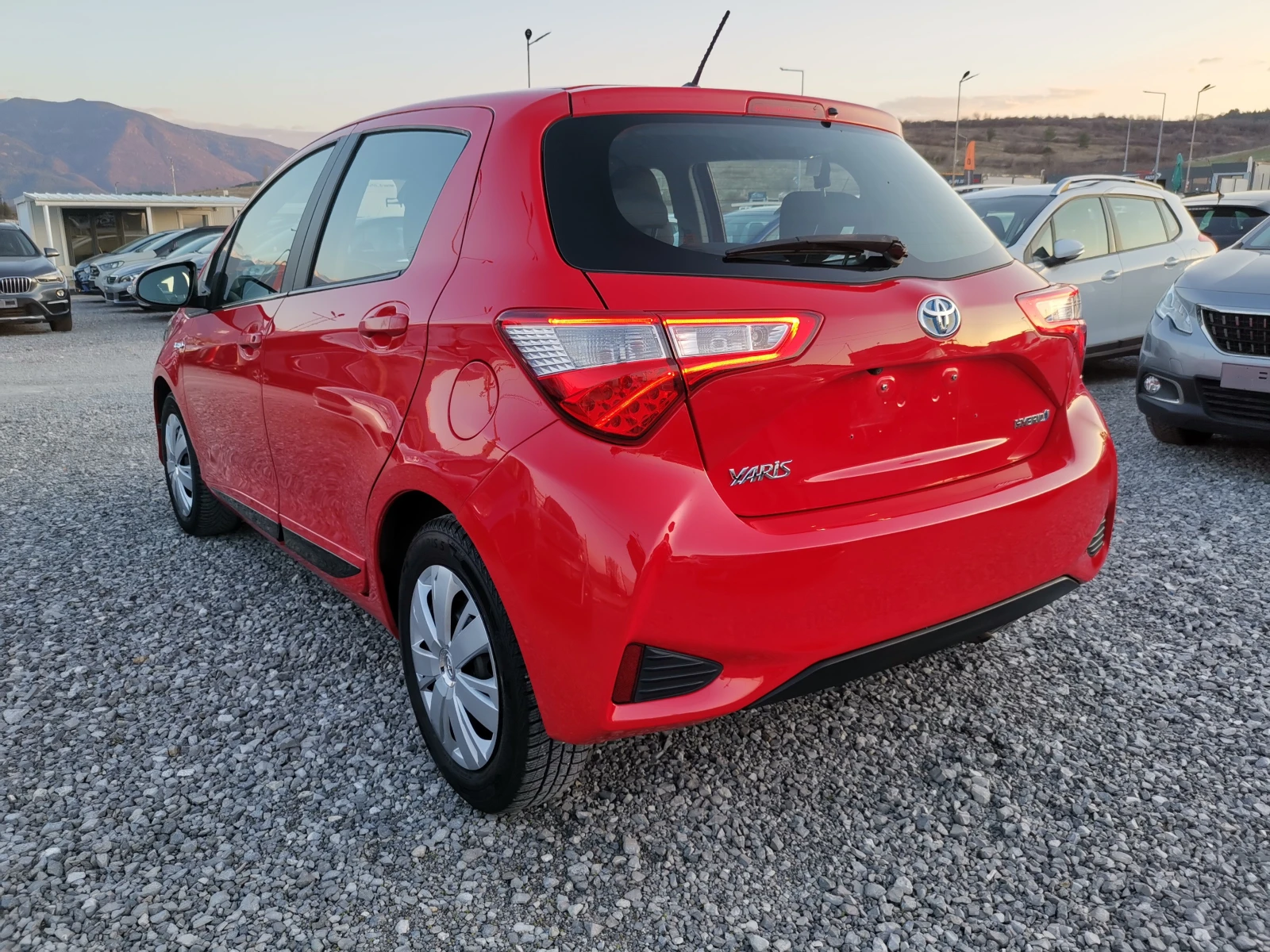 Toyota Yaris 1.5H FACE E6B, снимка 4 - Автомобили и джипове - 53836213
