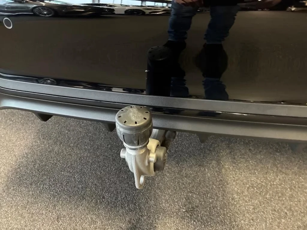 Mercedes-Benz C 300 d/ AMG/ NIGHT/ CAMERA/ KEYLESS/ , снимка 5 - Автомобили и джипове - 53871819