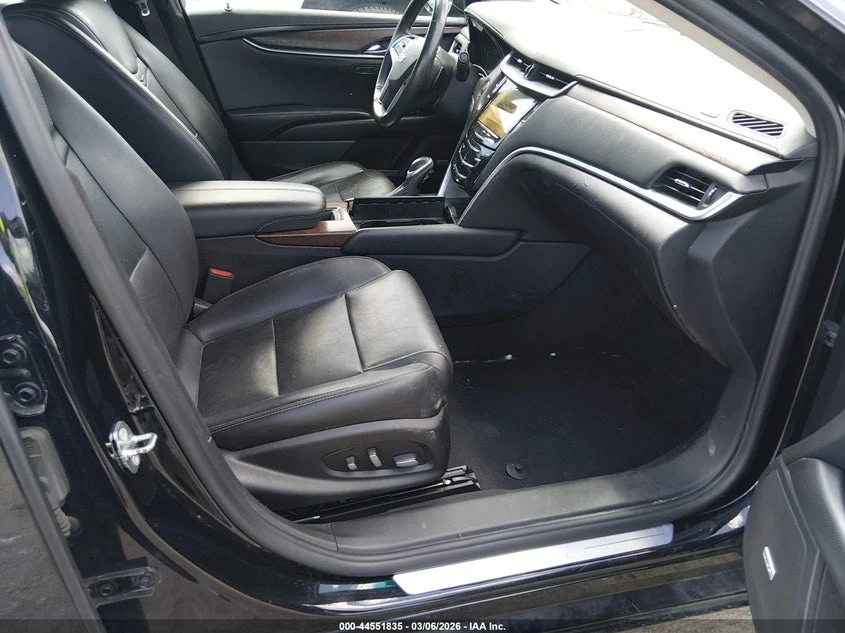 Cadillac XTS 3.6L V-6 DI, DOHC, VVT, 304HP Front Wheel Drive, снимка 5 - Автомобили и джипове - 53879108