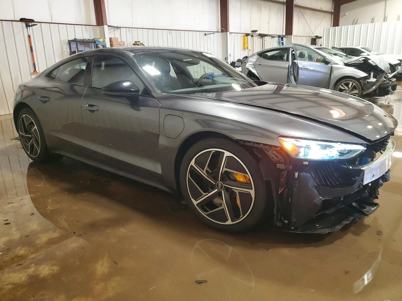 Audi E-Tron GT RS | ЦЕНА ДО БЪЛГАРИЯ | , снимка 3 - Автомобили и джипове - 53935893