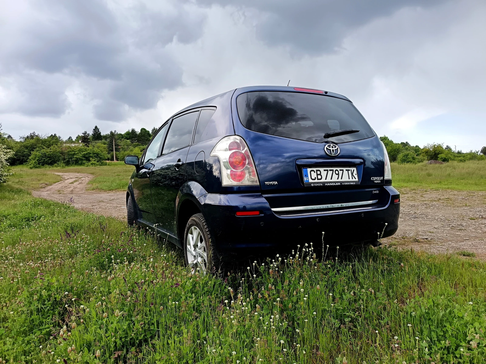 Toyota Corolla verso 2.2 D-4D (136 Hp) Facelift, снимка 2 - Автомобили и джипове - 54580413