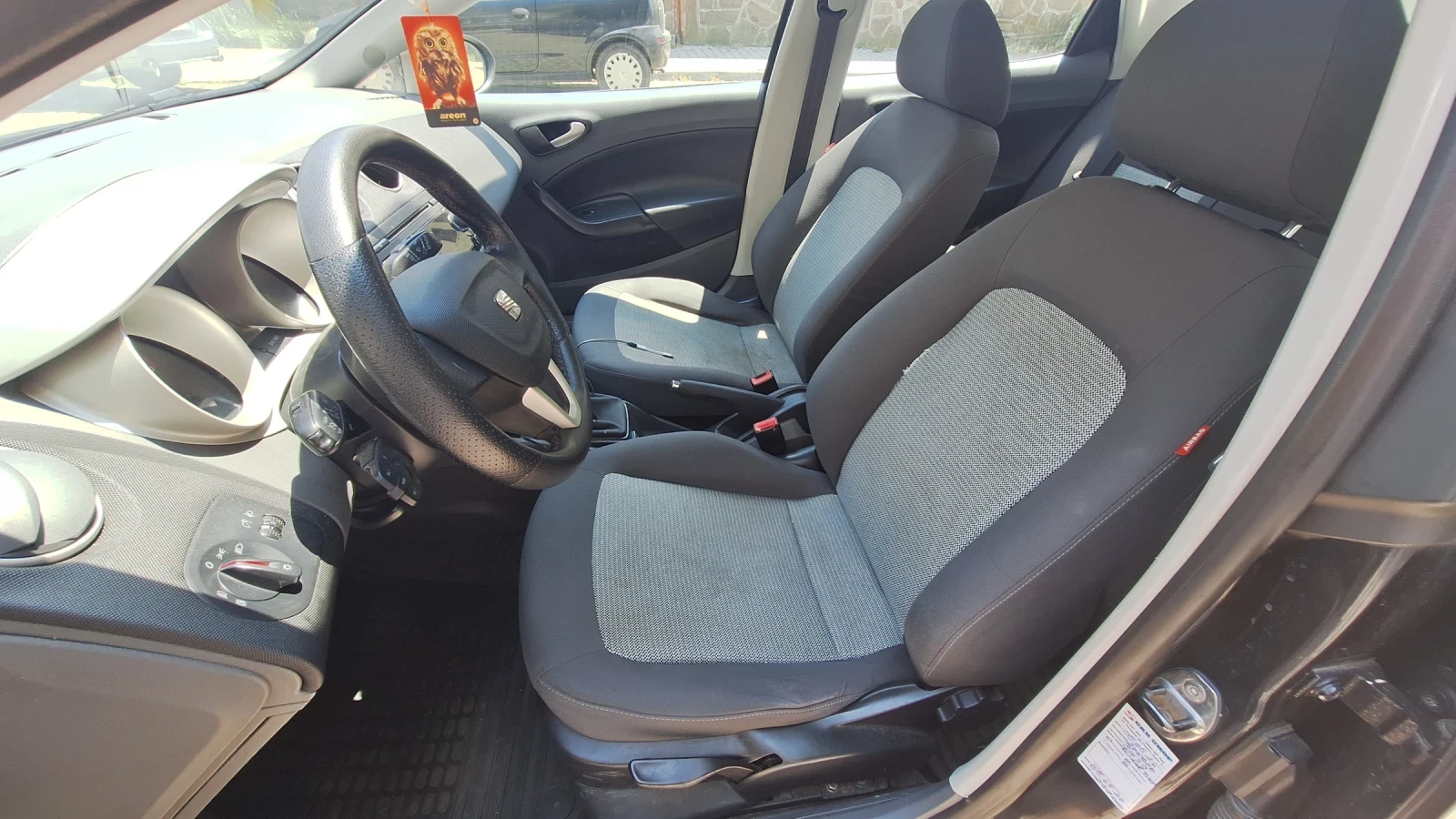 Seat Ibiza 1.4 газ (LandiRenzo)/бензин, снимка 10 - Автомобили и джипове - 54795613