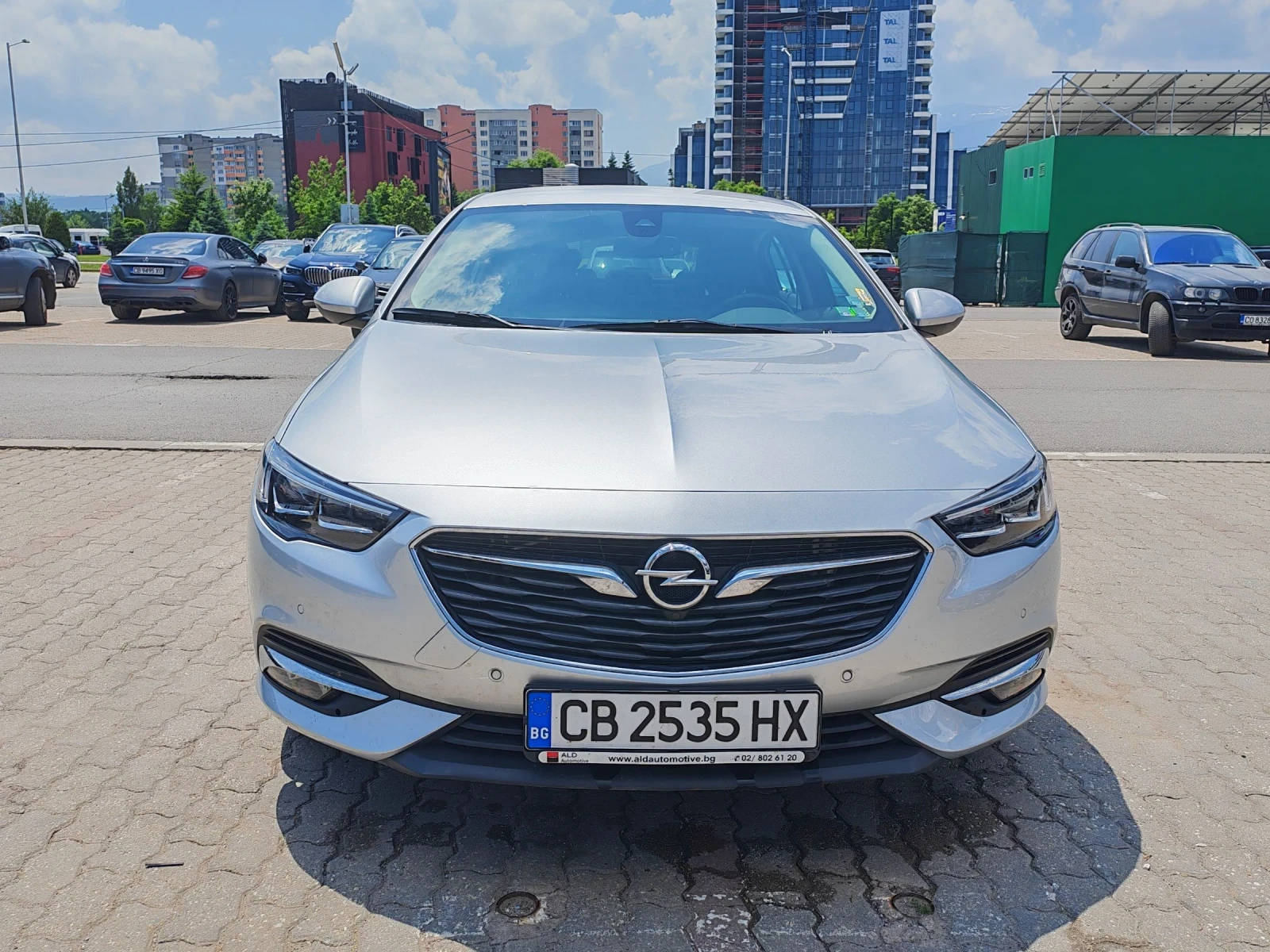 Opel Insignia, снимка 2 - Автомобили и джипове - 55403680