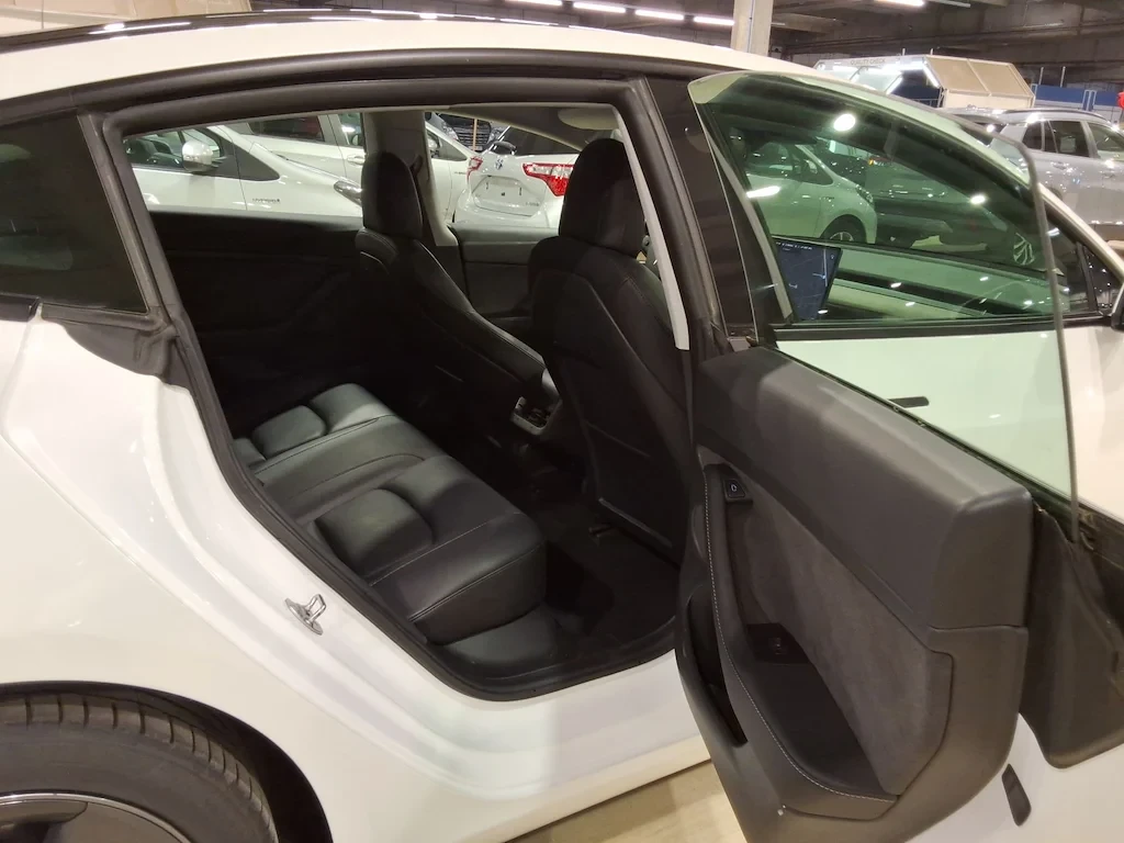 Tesla Model 3 LONG RANGE DUAL MOTOR 4WD, снимка 9 - Автомобили и джипове - 55177064