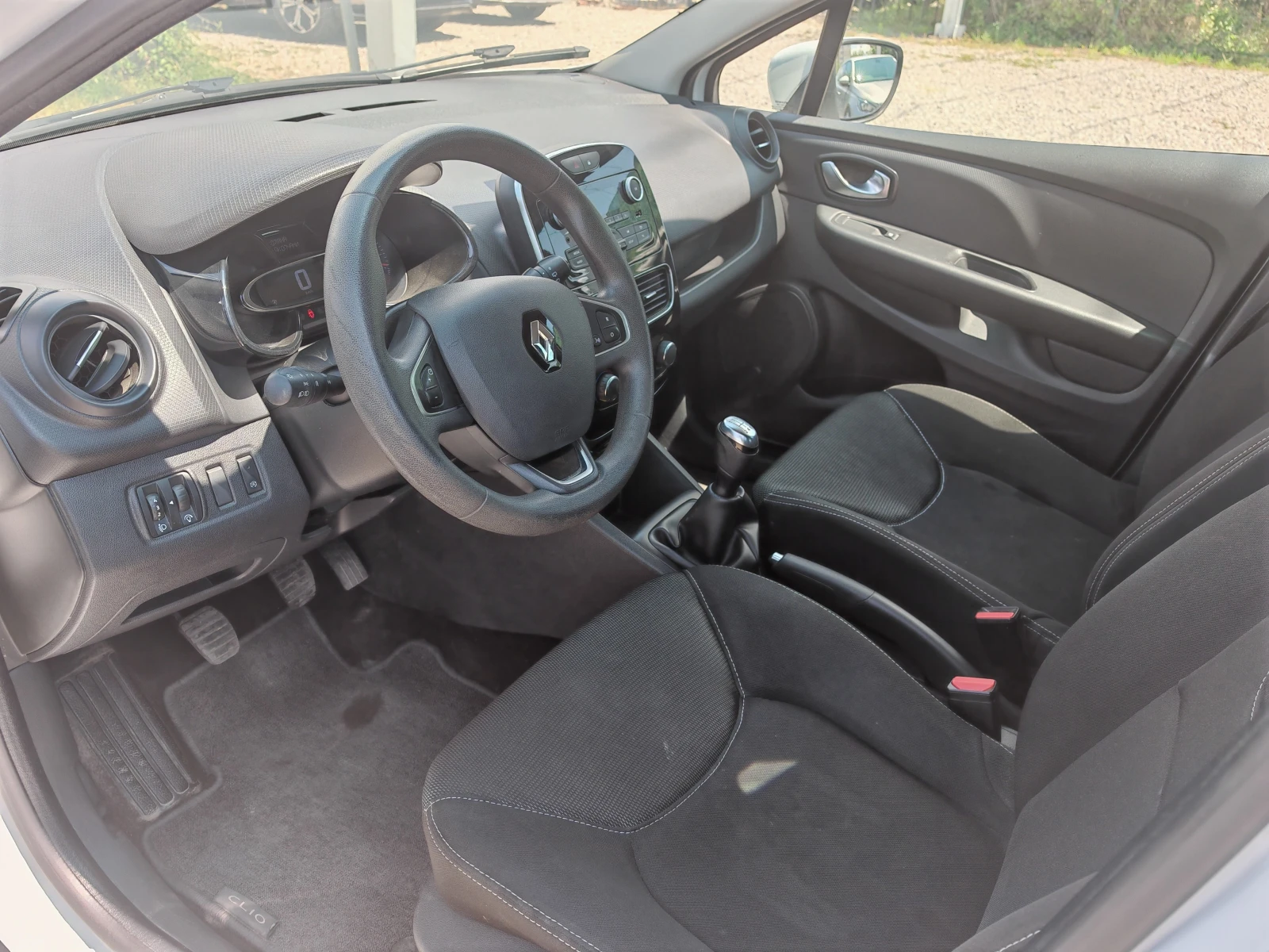 Renault Clio 1.5 dci Grandtour, снимка 7 - Автомобили и джипове - 55446918