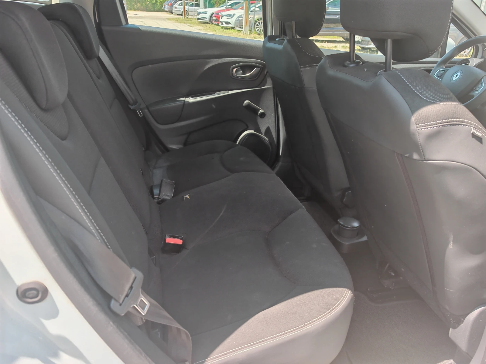 Renault Clio 1.5 dci Grandtour, снимка 9 - Автомобили и джипове - 55446918