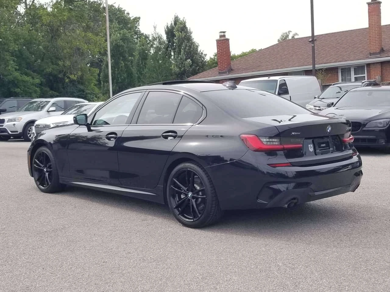 BMW 330 * 330i M SPORT| NAV| CAMERA/SENSORS| WIRE LESS CHA, снимка 4 - Автомобили и джипове - 55545556