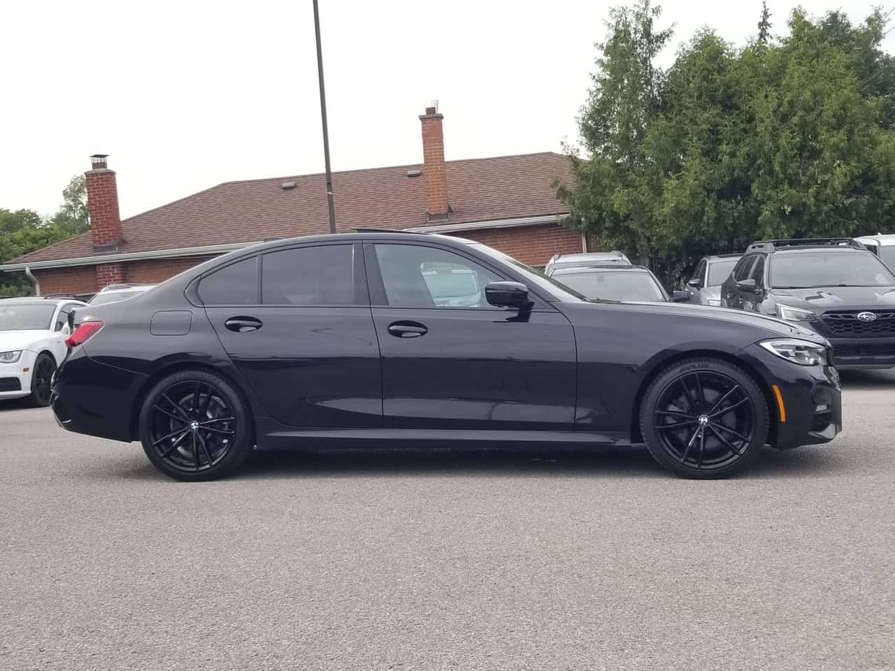 BMW 330 * 330i M SPORT| NAV| CAMERA/SENSORS| WIRE LESS CHA, снимка 6 - Автомобили и джипове - 55545556
