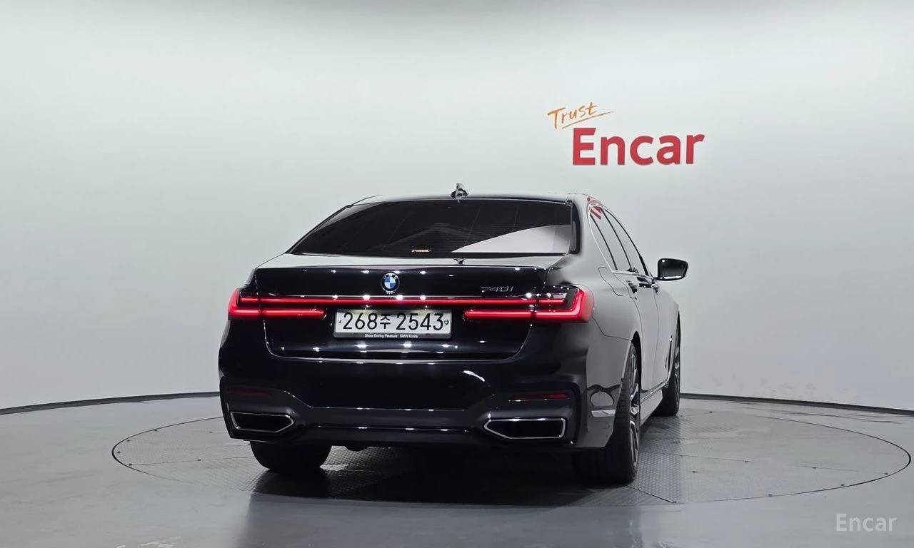 BMW 740 M* SPORT* HARMON* KARDON* ОБДУХВАНЕ* ДИСТРОНИК* LA, снимка 4 - Автомобили и джипове - 55987605