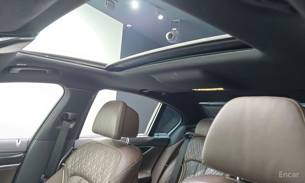 BMW 740 M* SPORT* HARMON* KARDON* ОБДУХВАНЕ* ДИСТРОНИК* LA, снимка 13 - Автомобили и джипове - 55987605