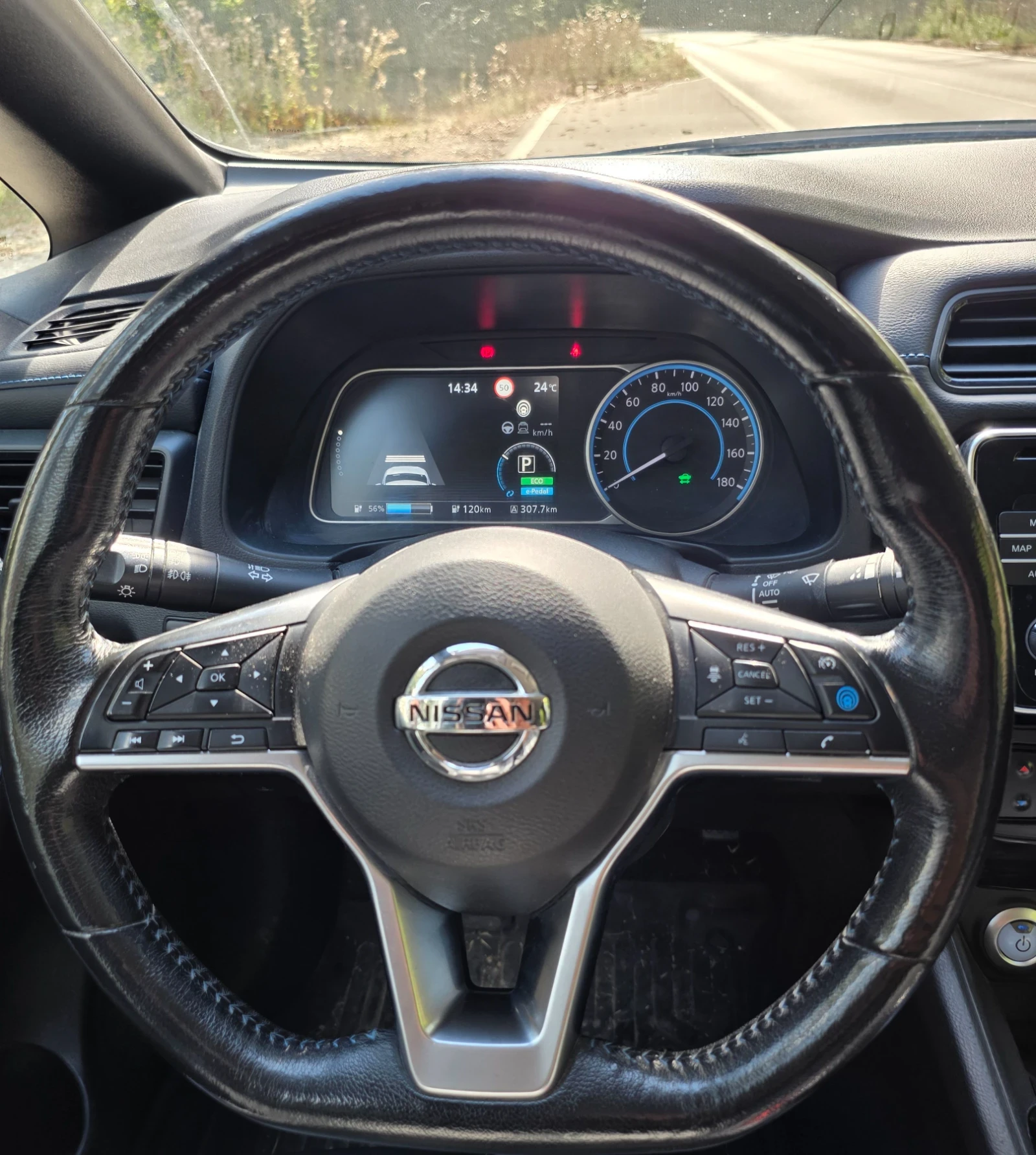 Nissan Leaf  Tekna най-високо ниво на оборудване 40kWh, снимка 14 - Автомобили и джипове - 56007929