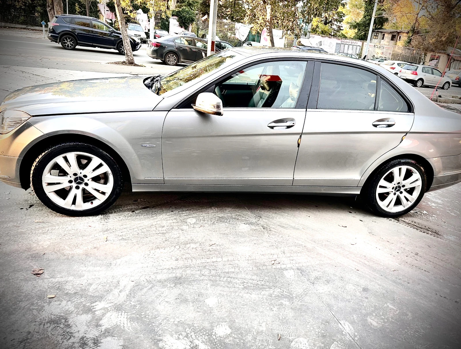Mercedes-Benz C 220, снимка 7 - Автомобили и джипове - 56264458