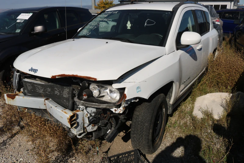 Jeep Compass 2.4 4x4, снимка 4 - Автомобили и джипове - 47654679