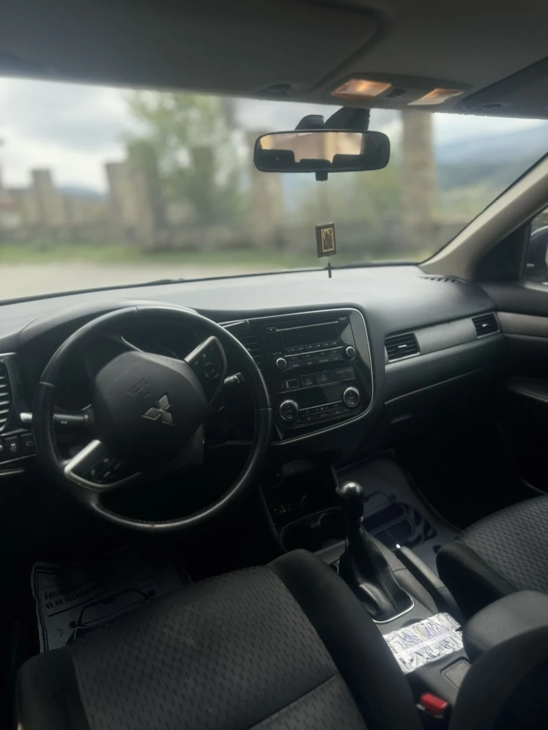 Mitsubishi Outlander, снимка 9 - Автомобили и джипове - 52252657