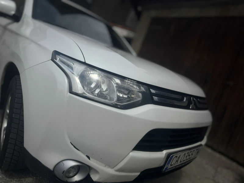 Mitsubishi Outlander, снимка 3 - Автомобили и джипове - 52252657