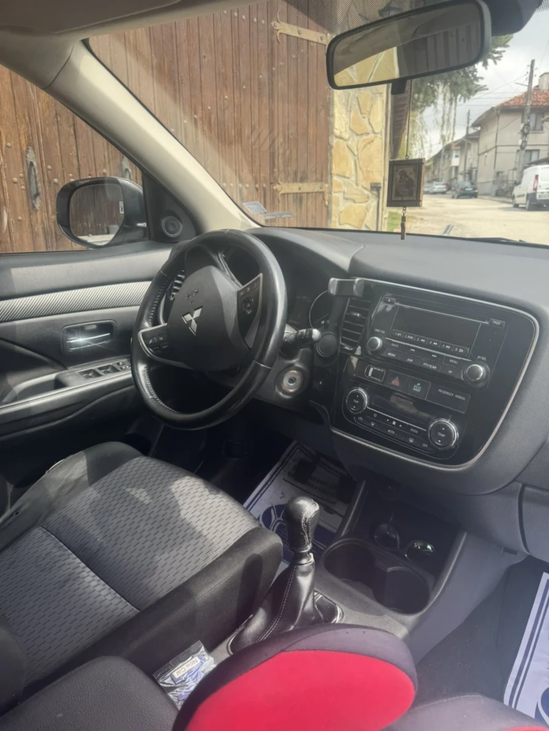 Mitsubishi Outlander, снимка 10 - Автомобили и джипове - 52252657